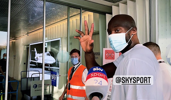 Romelu Lukaku leaving Milan for London.