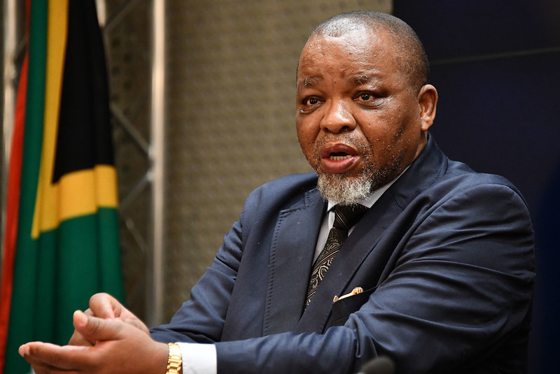 Minister of Mineral Resources and Energy, Gwede Mantashe tests positive for Covid-19 yet again. Mantashe tested positive on Saturday