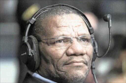 South Africa’s most prominent sports commentators Dumile Mateza has passed away at the age of 62.