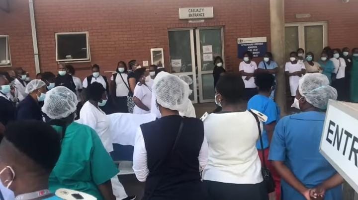 A horrible scene witnessed at the Tembisa hospital, leaving the nurse and staff traumatised as they sing her off to the mortuary.