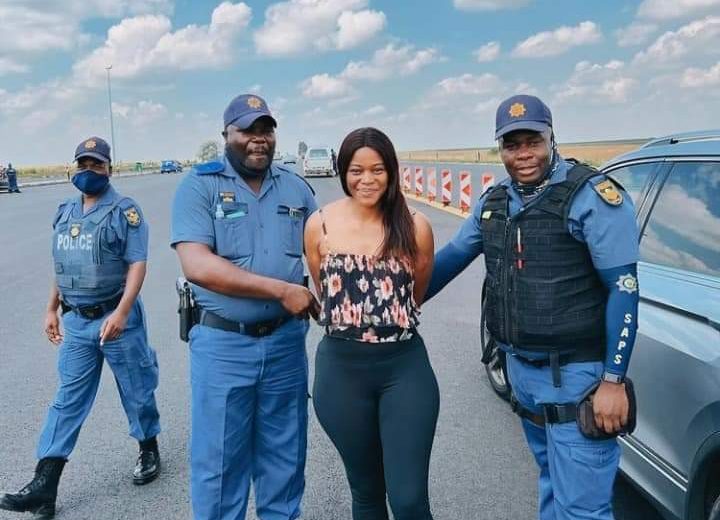 This what Azwi Rambuda found is right to do, by giving Mzansi something to talk and laugh about. Rambuda plays Mpho on Muvhango, a wife to Tender monther of two, ex wife to chief Azwindini and sangoma.