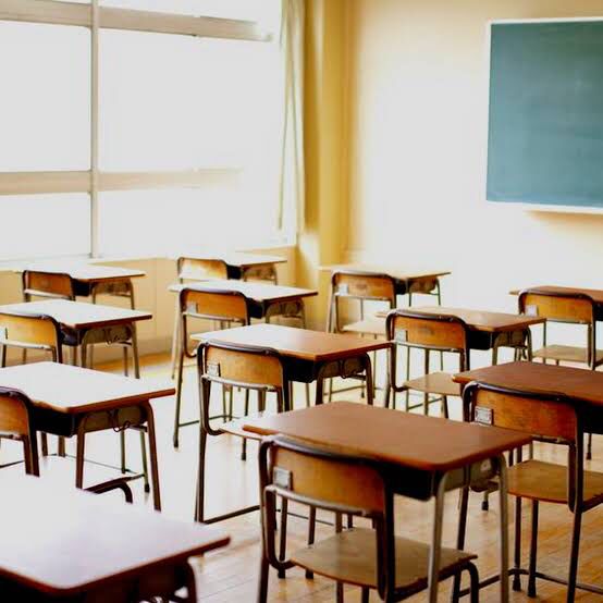 Basic education minister Angie Motshekga has revealed that close to 160 000 pupils in seven provinces have not returned to class this year.