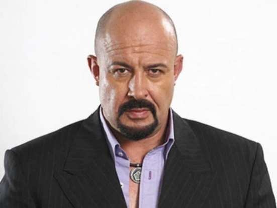 Jamie Bartlett as David Genaro